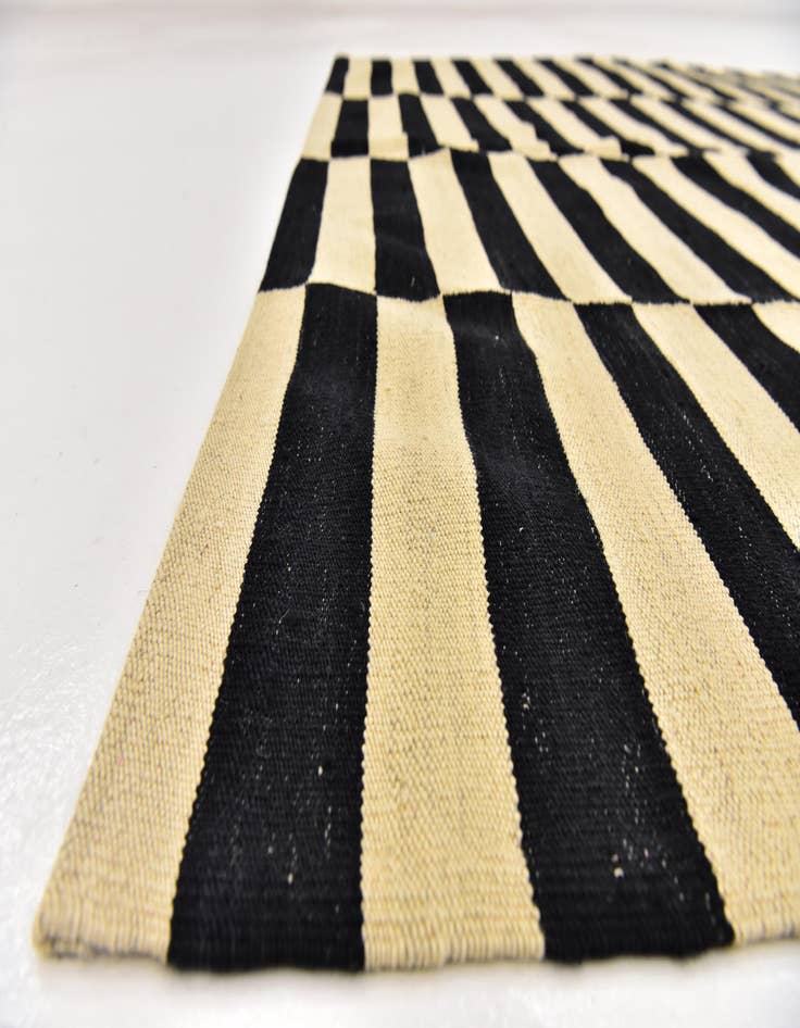 Detail image of  6' x 7' 5  Hand Woven Kilim Modern Wool Rug