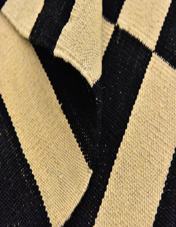 Detail image of  6' x 7' 5  Hand Woven Kilim Modern Wool Rug