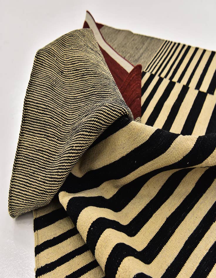 Detail image of  6' 2 x 7' 7  Hand Woven Kilim Modern Wool Rug