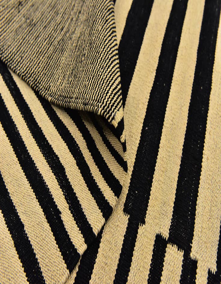 Detail image of  6' 2 x 7' 7  Hand Woven Kilim Modern Wool Rug