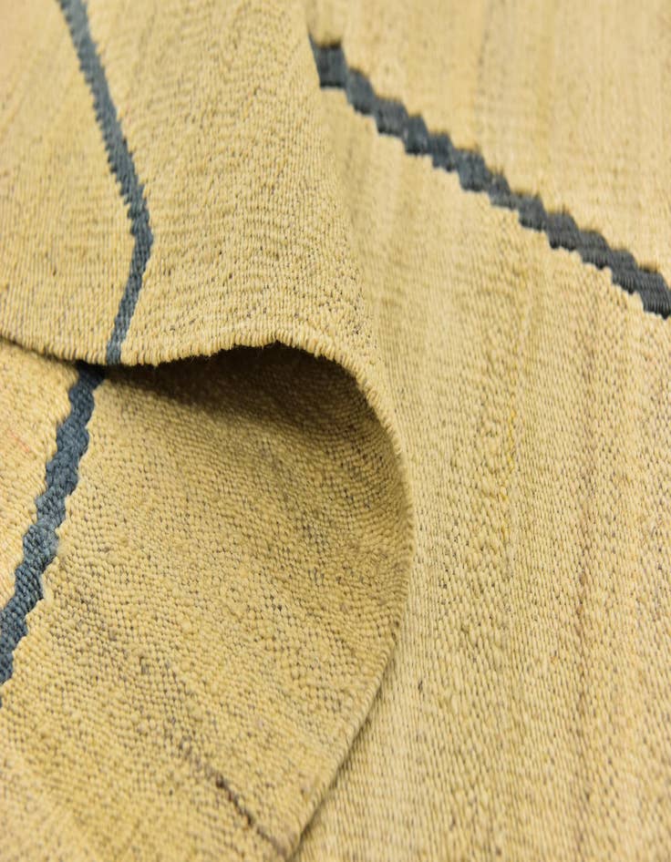 Detail image of  6' 4 x 8'  Hand Woven Kilim Modern Wool Rug