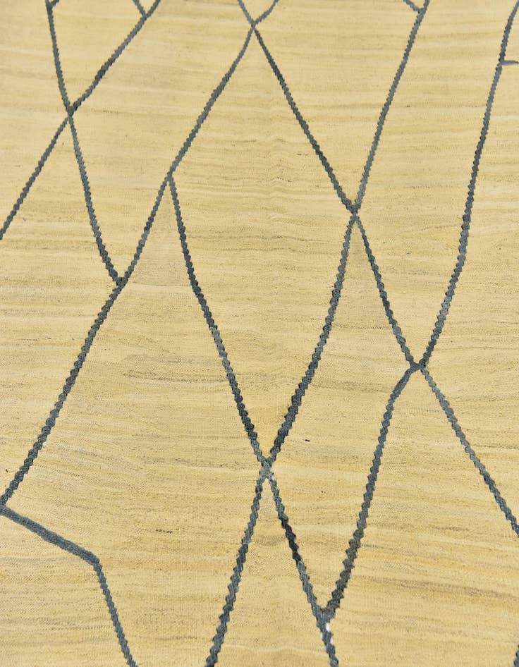 Detail image of  6' 4 x 8'  Hand Woven Kilim Modern Wool Rug