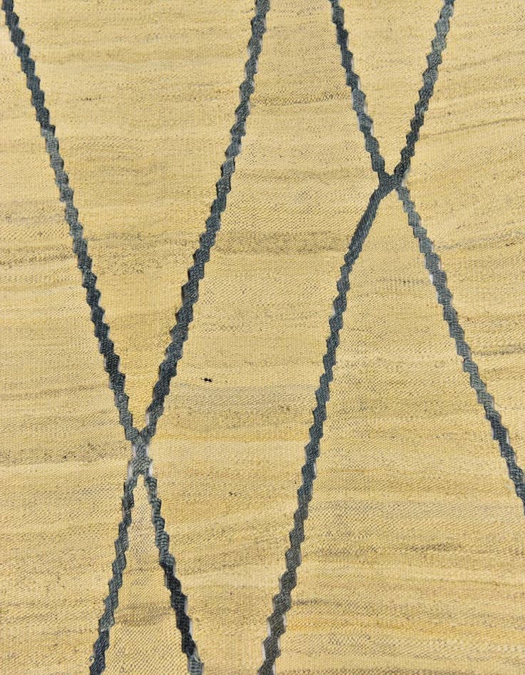 Detail image of  6' 4 x 8'  Hand Woven Kilim Modern Wool Rug