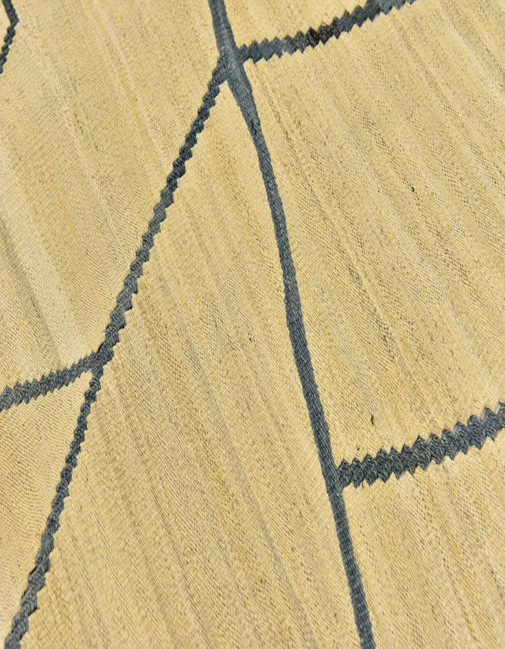 Detail image of  6' 4 x 8'  Hand Woven Kilim Modern Wool Rug