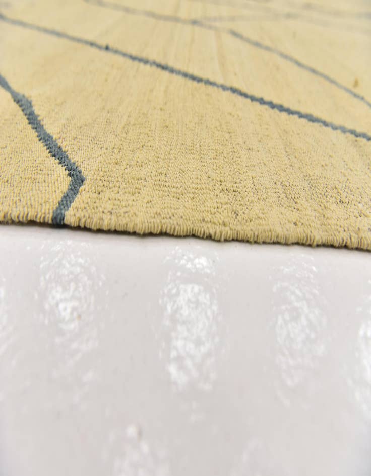 Detail image of  6' 4 x 8'  Hand Woven Kilim Modern Wool Rug
