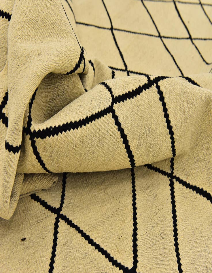 Detail image of  6' 3 x 7' 9  Hand Woven Kilim Modern Wool Rug