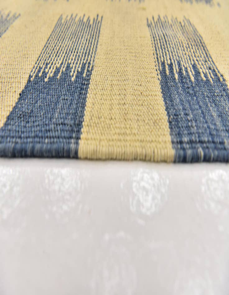Detail image of  6' x 7' 8  Hand Woven Kilim Modern Wool Rug