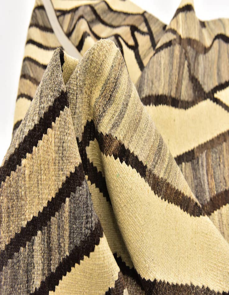 Detail image of  6' x 7' 7  Hand Woven Kilim Modern Wool Rug