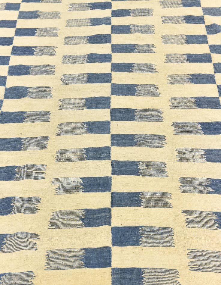 Detail image of  8' 4 x 11'  Hand Woven Kilim Modern Wool Rug