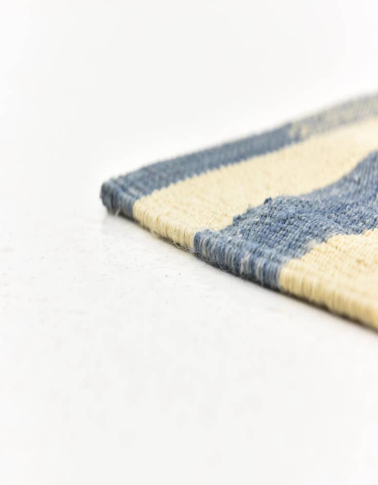 Detail image of  8' 4 x 11'  Hand Woven Kilim Modern Wool Rug