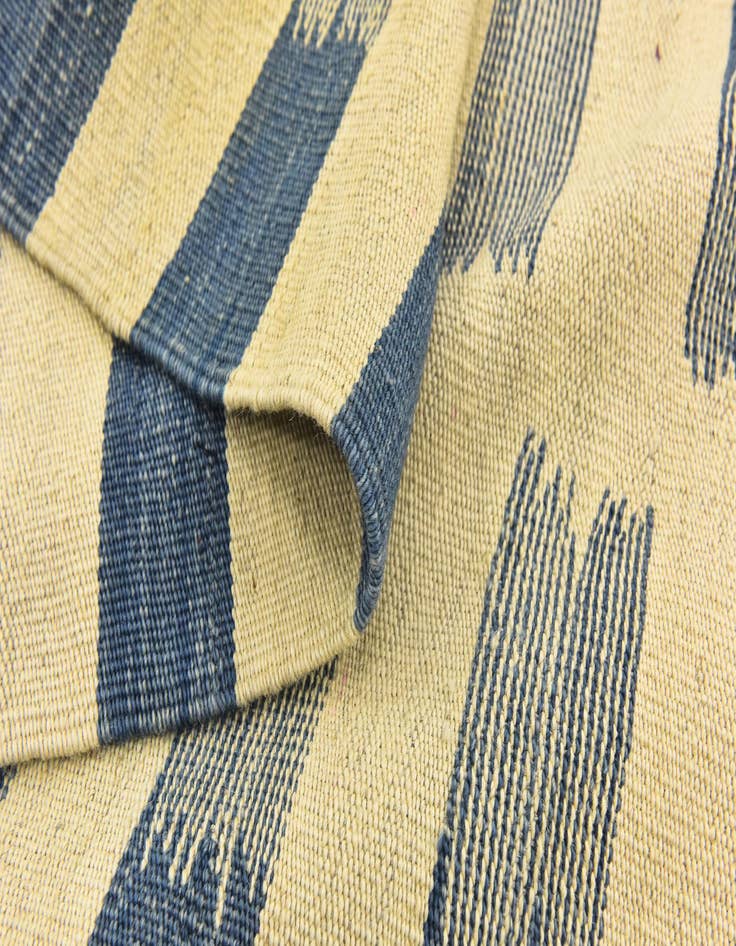 Detail image of  8' 4 x 11'  Hand Woven Kilim Modern Wool Rug