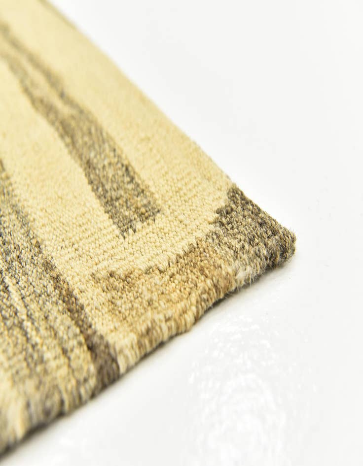 Detail image of  5' 10 x 7' 9  Hand Woven Kilim Modern Wool Rug