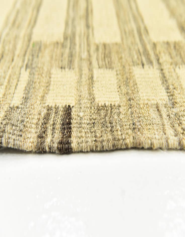 Detail image of  5' 10 x 7' 9  Hand Woven Kilim Modern Wool Rug