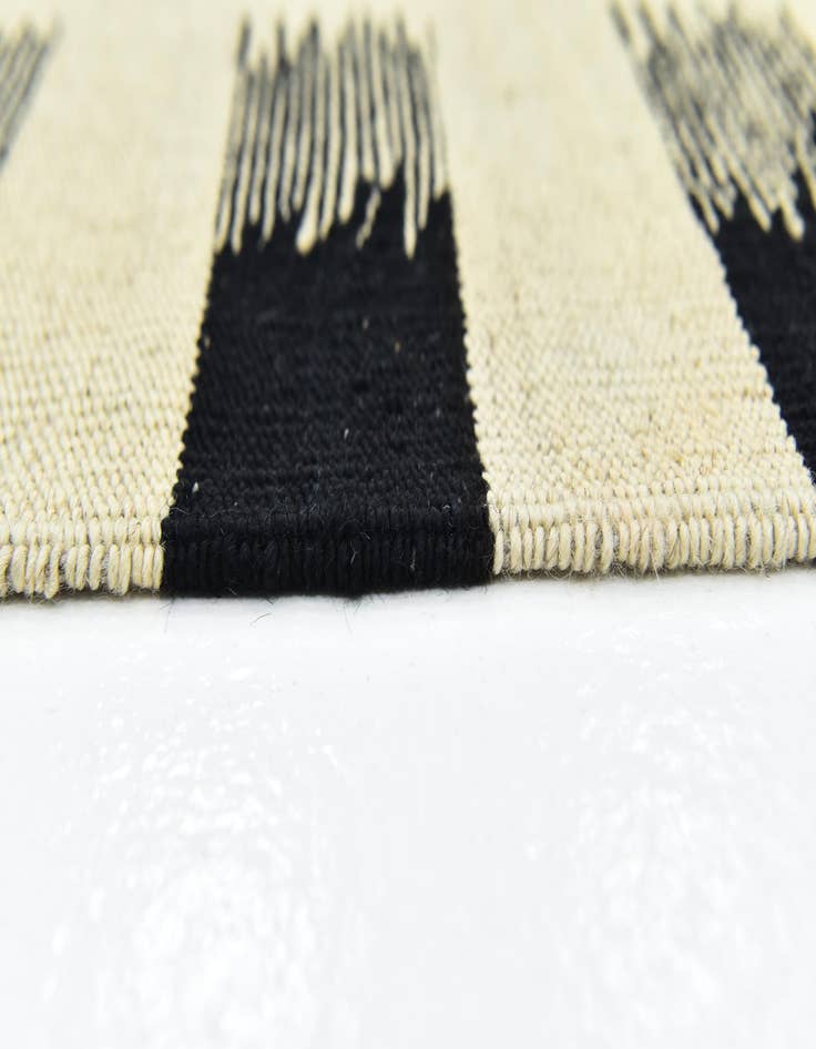 Detail image of  6' 2 x 7' 10  Hand Woven Kilim Modern Wool Rug