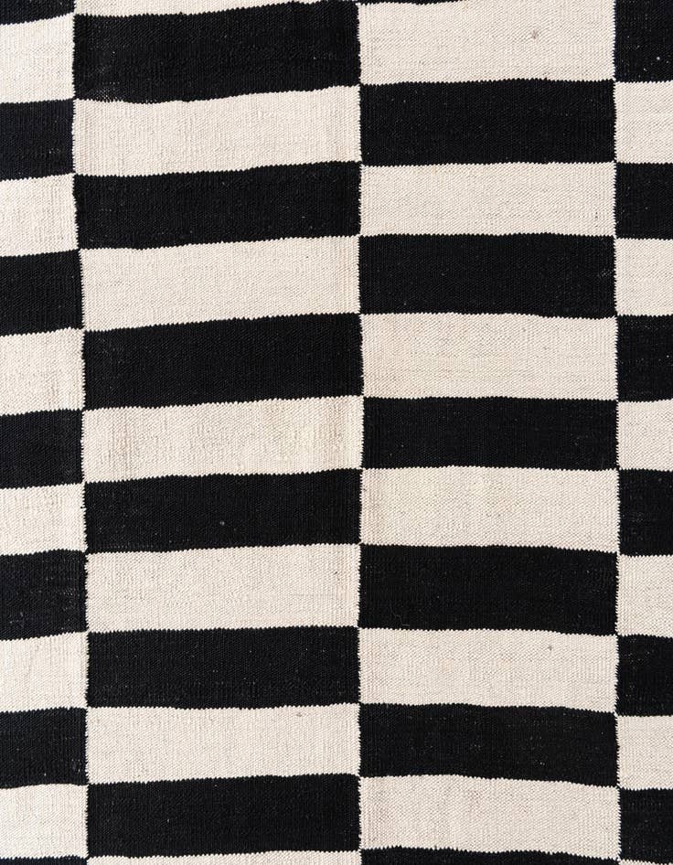 Detail image of  5' 5 x 7' 9  Hand Woven Kilim Modern Wool Rug