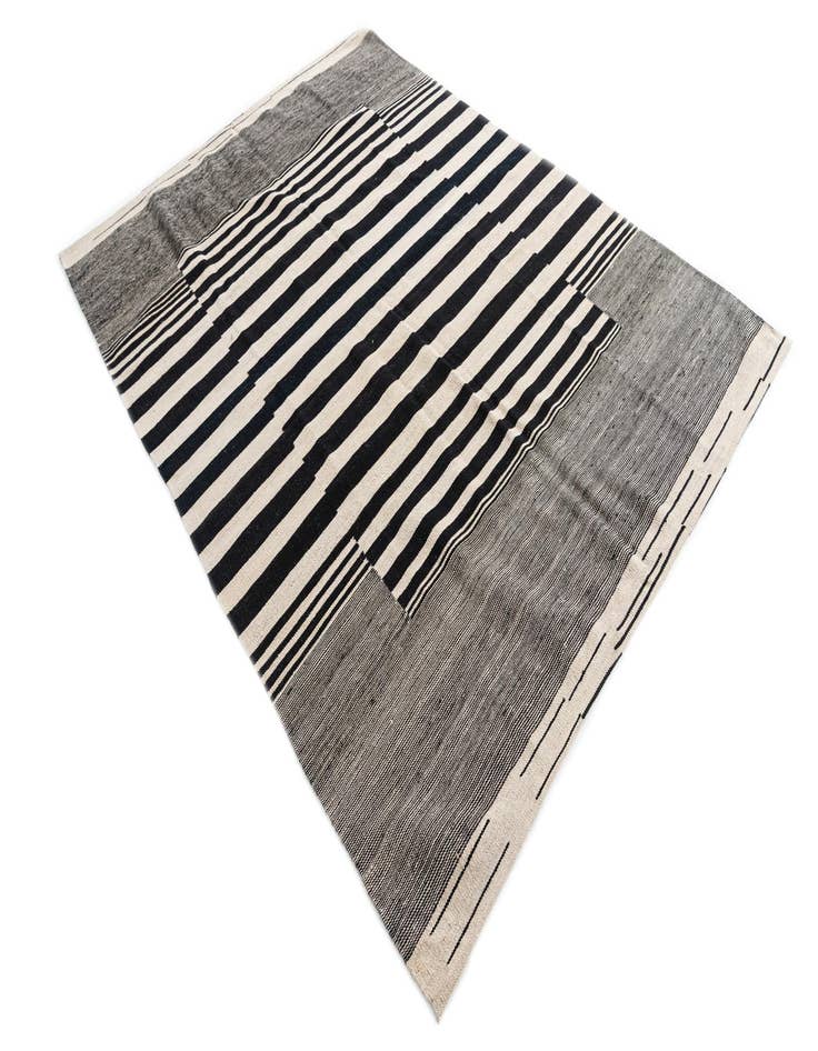 Detail image of  5' 7 x 7' 9  Hand Woven Kilim Modern Wool Rug