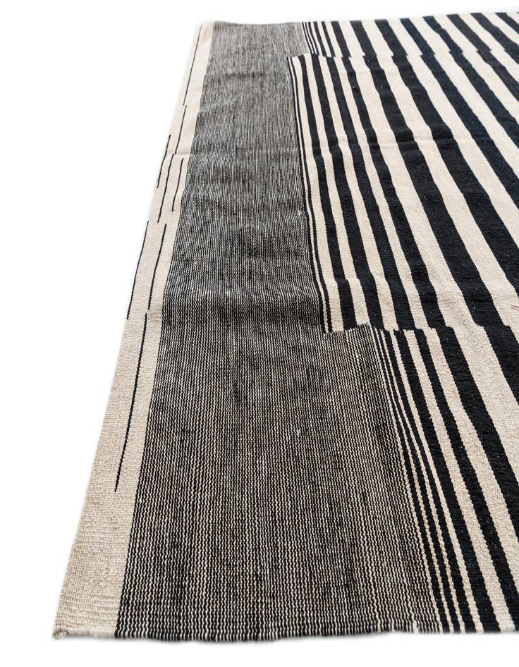 Detail image of  5' 7 x 7' 9  Hand Woven Kilim Modern Wool Rug