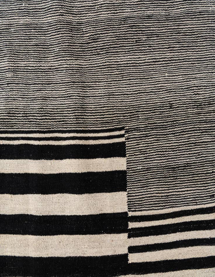 Detail image of  5' 7 x 7' 9  Hand Woven Kilim Modern Wool Rug