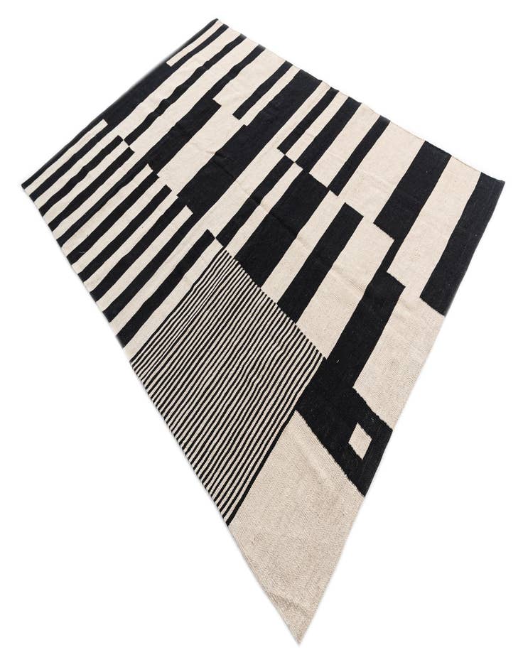 Detail image of  5' 6 x 7' 9  Hand Woven Kilim Modern Wool Rug