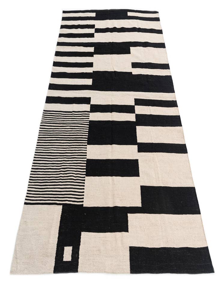 Detail image of  5' 6 x 7' 9  Hand Woven Kilim Modern Wool Rug