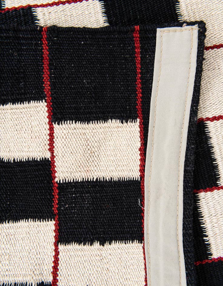 Detail image of  5' 9 x 7' 8  Hand Woven Kilim Modern Wool Rug