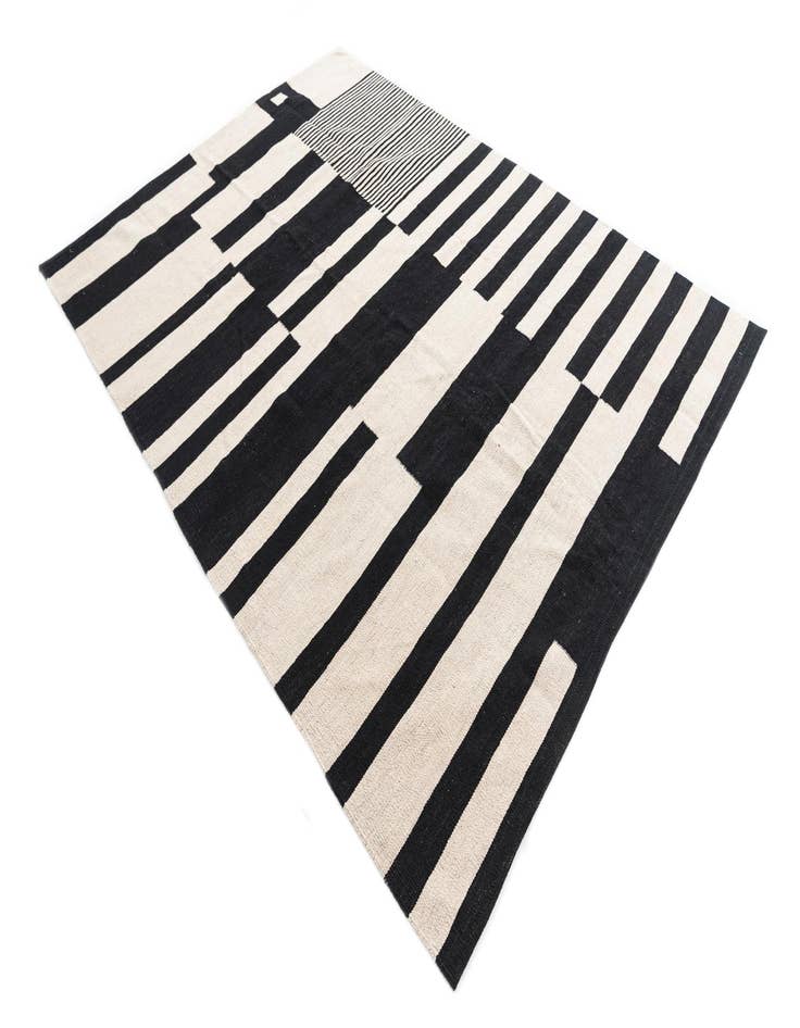 Detail image of  5' 8 x 7' 9  Hand Woven Kilim Modern Wool Rug