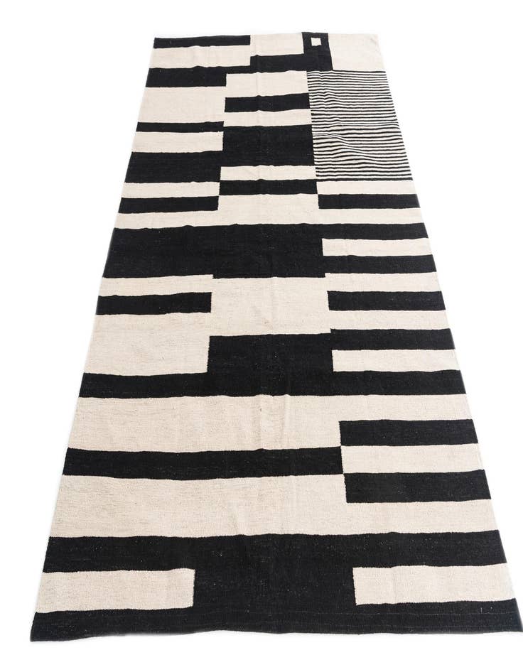 Detail image of  5' 8 x 7' 9  Hand Woven Kilim Modern Wool Rug