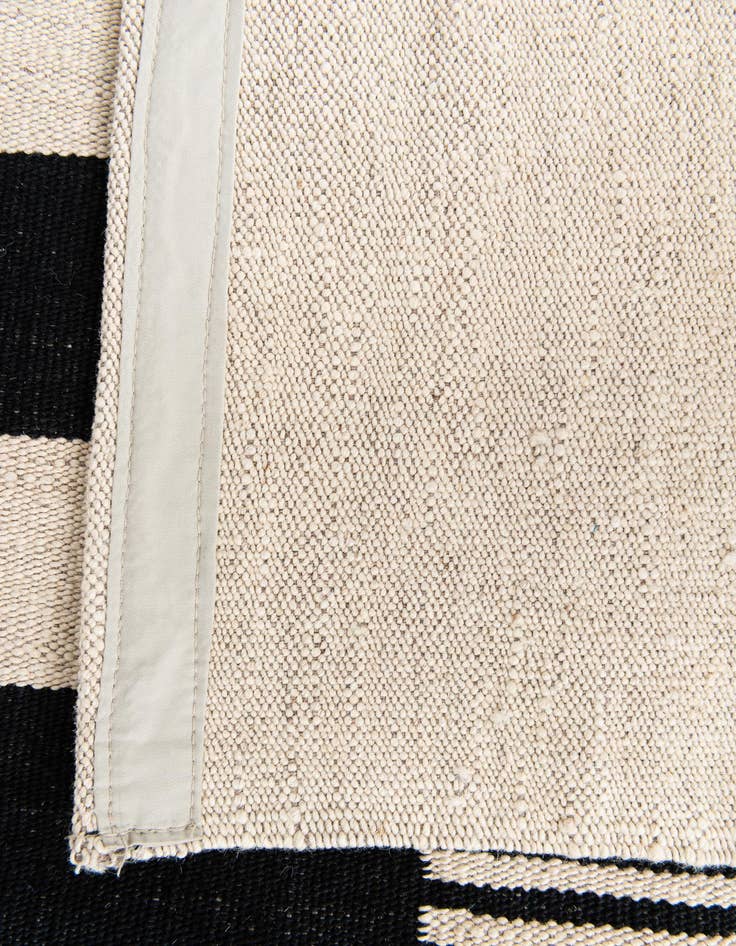 Detail image of  5' 8 x 7' 9  Hand Woven Kilim Modern Wool Rug