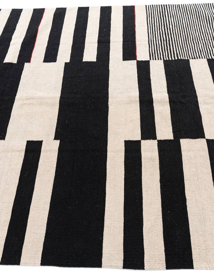 Detail image of  5' 9 x 7' 8  Hand Woven Kilim Modern Wool Rug