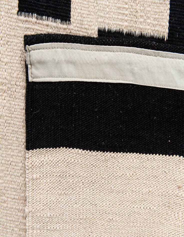 Detail image of  5' 9 x 7' 8  Hand Woven Kilim Modern Wool Rug