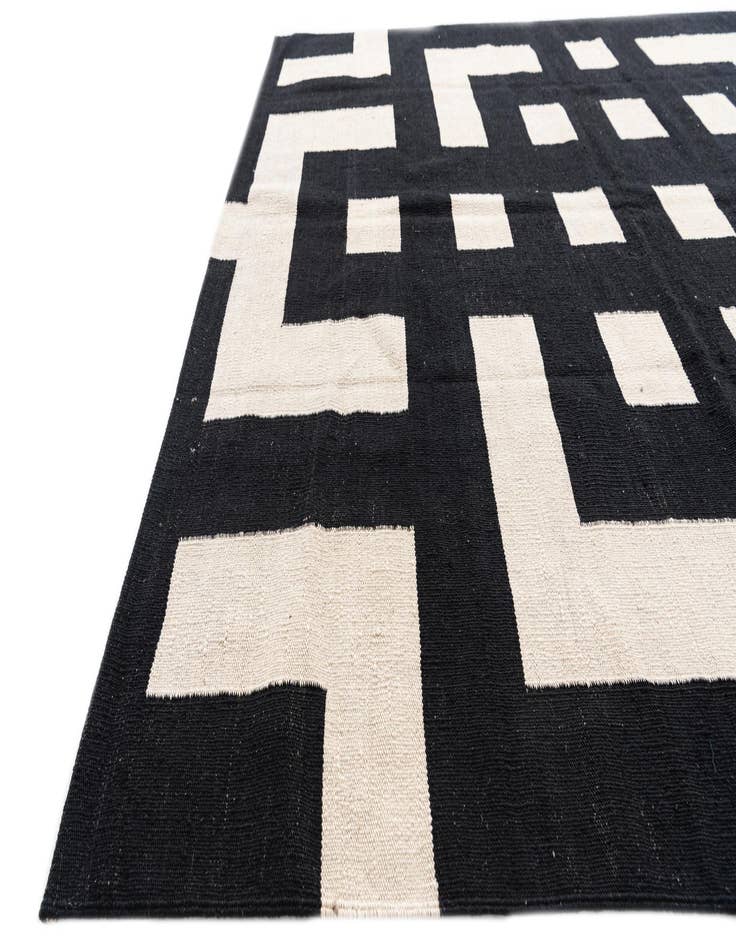 Detail image of  5' 9 x 7' 10  Hand Woven Kilim Modern Wool Rug