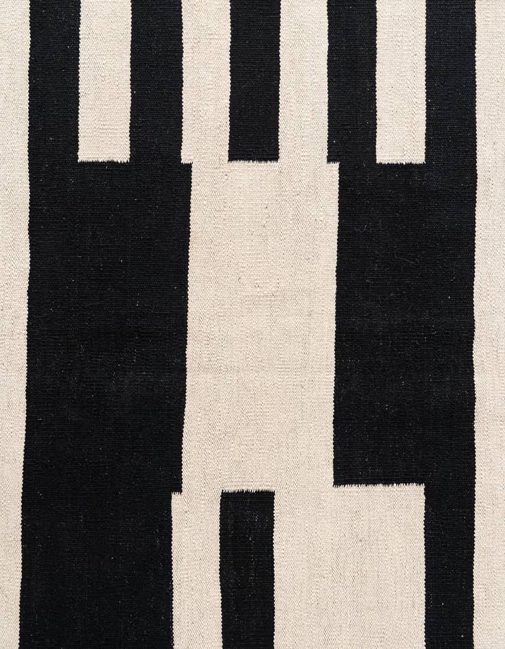 Detail image of  4' 9 x 6' 9  Hand Woven Kilim Modern Wool Rug