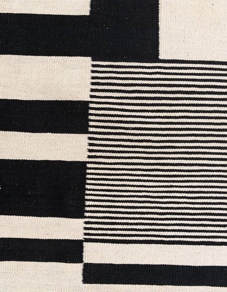 Detail image of  4' 9 x 6' 9  Hand Woven Kilim Modern Wool Rug