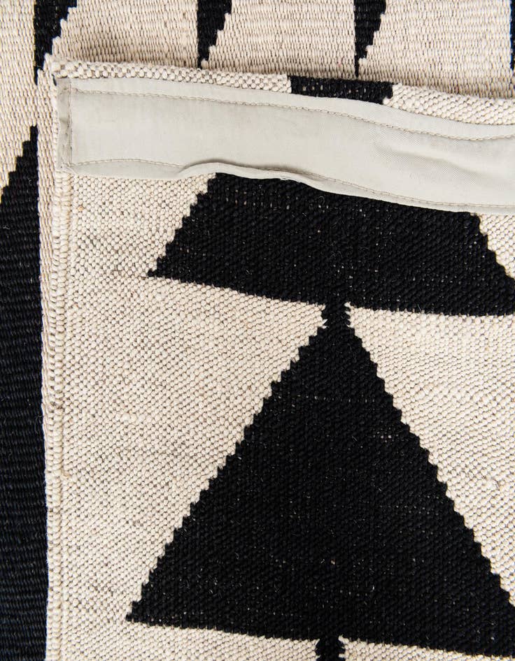 Detail image of  6' 9 x 9' 6  Hand Woven Kilim Modern Wool Rug