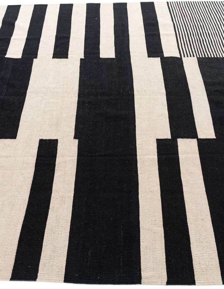 Detail image of  6' 9 x 10' 7  Hand Woven Kilim Modern Wool Rug