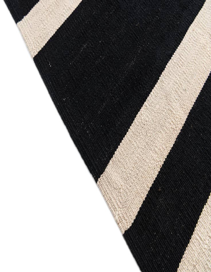 Detail image of  6' 9 x 10' 7  Hand Woven Kilim Modern Wool Rug