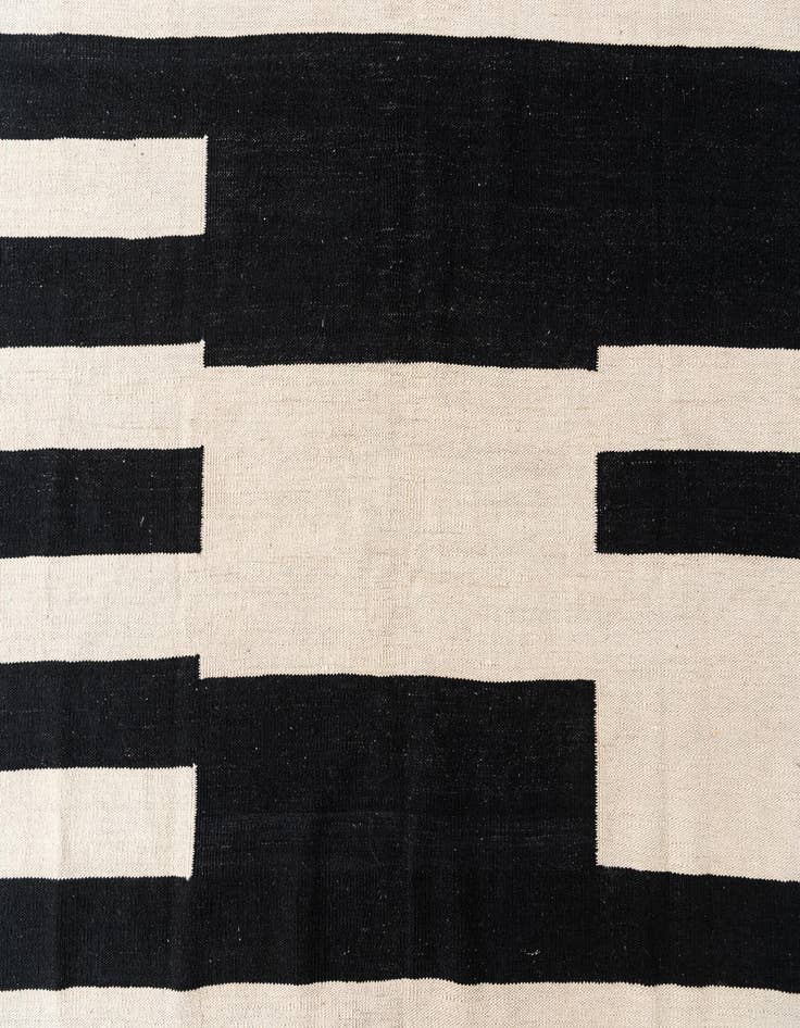 Detail image of  6' 9 x 10' 7  Hand Woven Kilim Modern Wool Rug