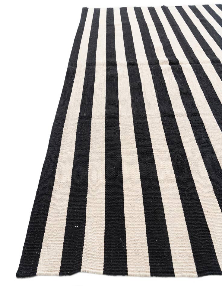 Detail image of  5' 6 x 8' 1  Hand Woven Kilim Modern Wool Rug