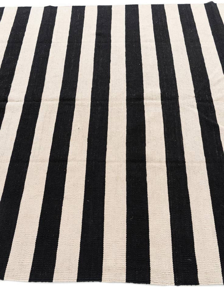 Detail image of  5' 6 x 8' 1  Hand Woven Kilim Modern Wool Rug