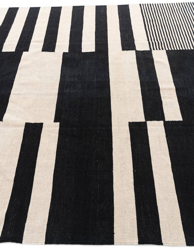 Detail image of  6' 7 x 9' 10  Hand Woven Kilim Modern Wool Rug