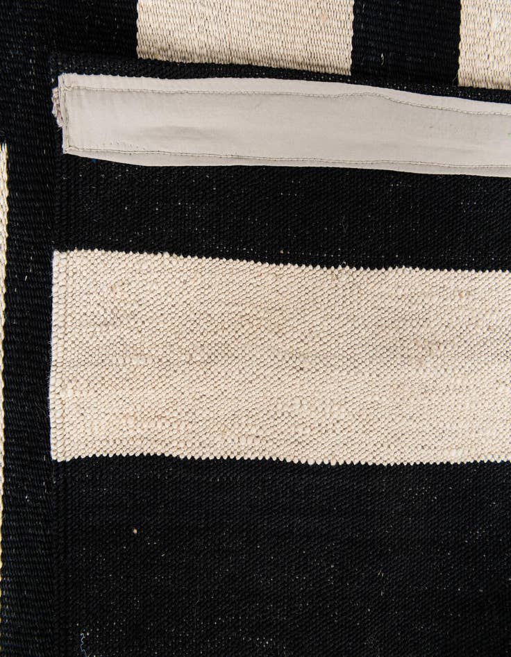 Detail image of  6' 7 x 9' 10  Hand Woven Kilim Modern Wool Rug