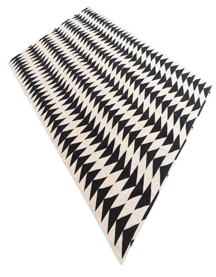 Detail image of  6' 8 x 9' 6  Hand Woven Kilim Modern Wool Rug