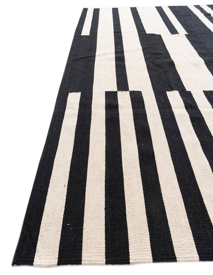 Detail image of  6' 7 x 9' 9  Hand Woven Kilim Modern Wool Rug