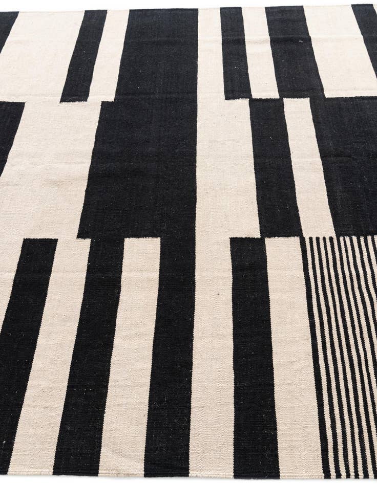 Detail image of  6' 7 x 9' 9  Hand Woven Kilim Modern Wool Rug