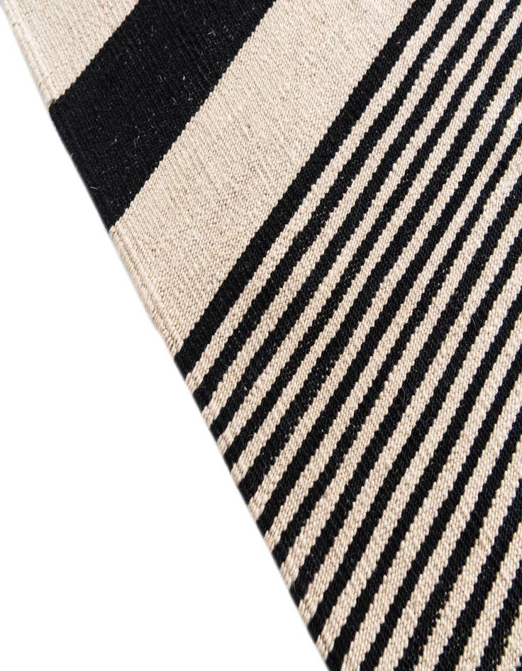 Detail image of  6' 7 x 9' 9  Hand Woven Kilim Modern Wool Rug