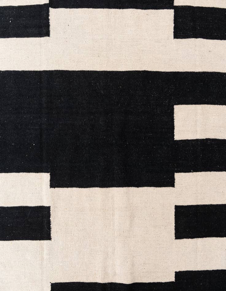 Detail image of  6' 7 x 9' 9  Hand Woven Kilim Modern Wool Rug
