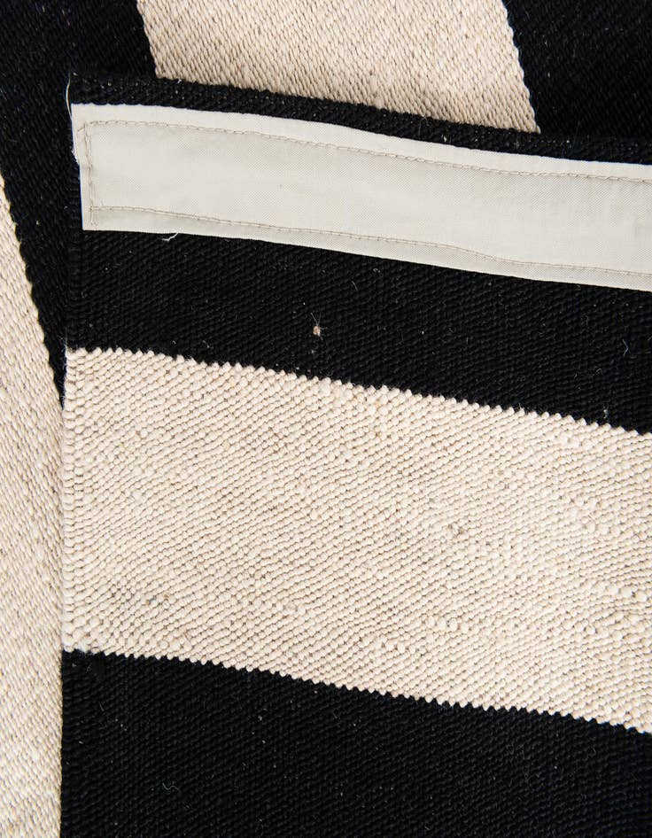 Detail image of  6' 7 x 9' 9  Hand Woven Kilim Modern Wool Rug