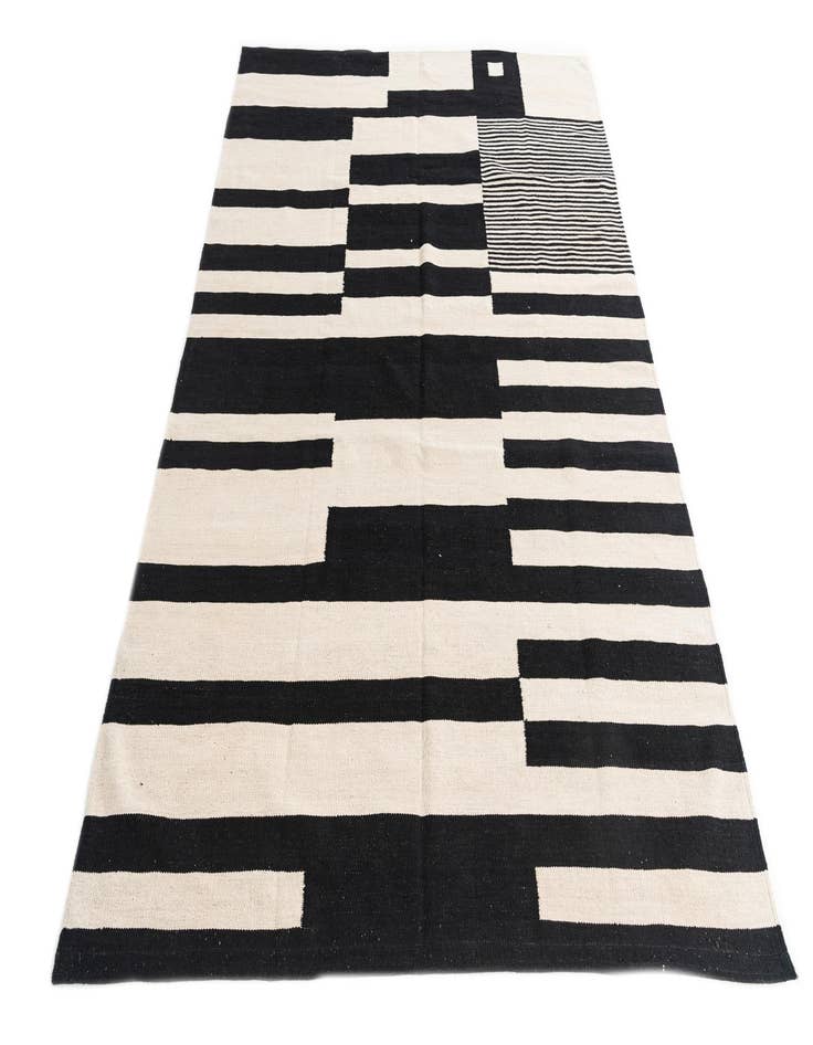 Detail image of  5' 7 x 7' 9  Hand Woven Kilim Modern Wool Rug