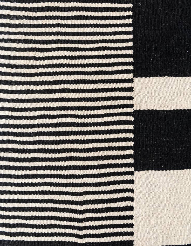 Detail image of  5' 7 x 7' 9  Hand Woven Kilim Modern Wool Rug