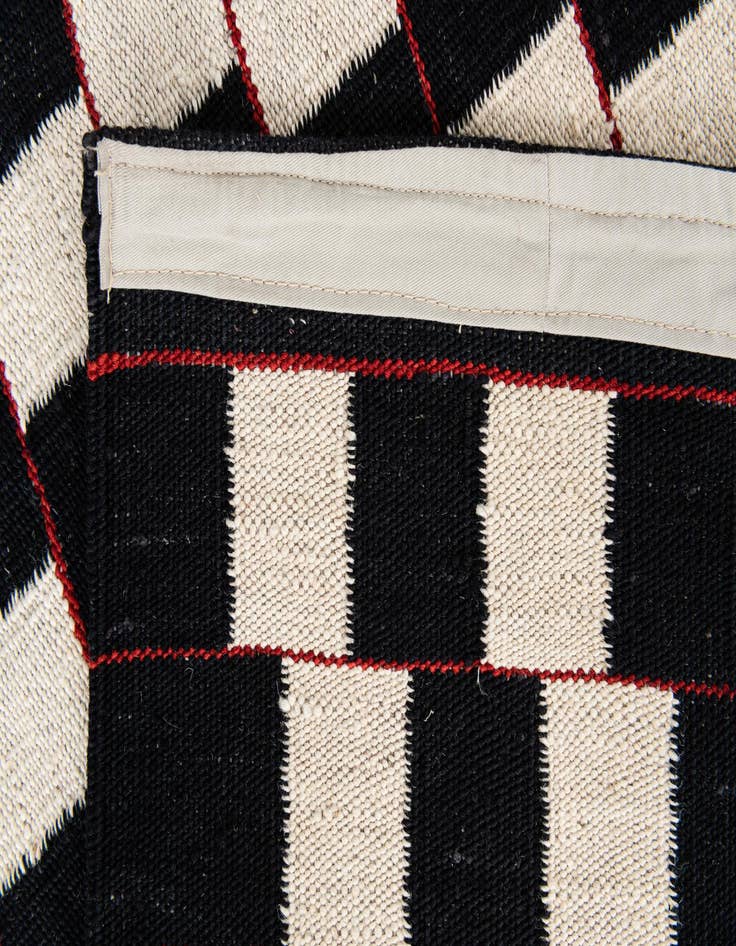 Detail image of  5' 9 x 7' 8  Hand Woven Kilim Modern Wool Rug